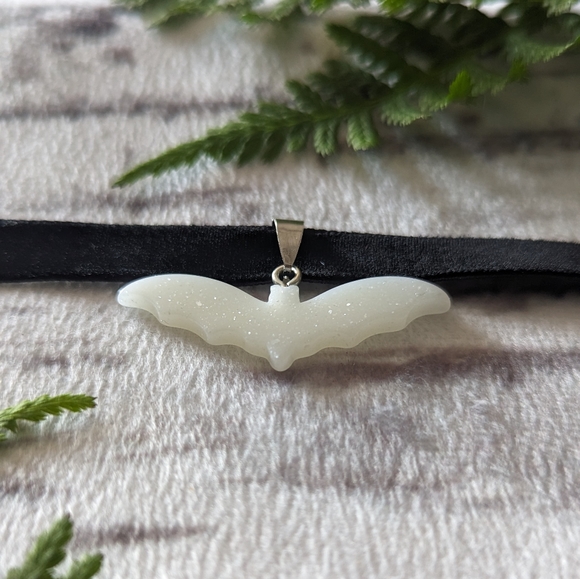 2/15$🖤 Bat choker - Picture 1 of 3